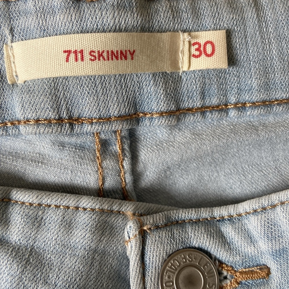 Levi’s 711 Skinny Jeans - Picture 6 of 8